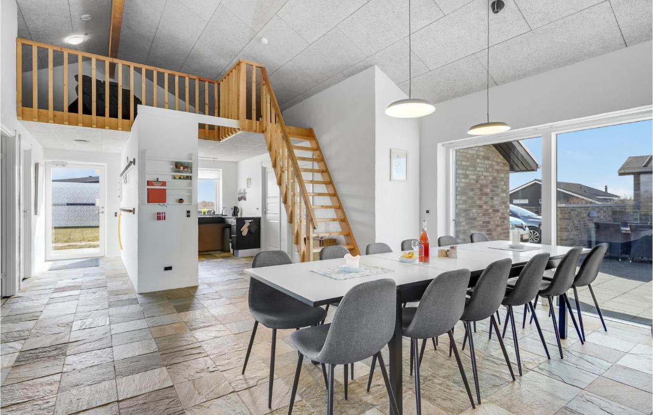 Nice Home In Tarm With Kitchen Exterior foto