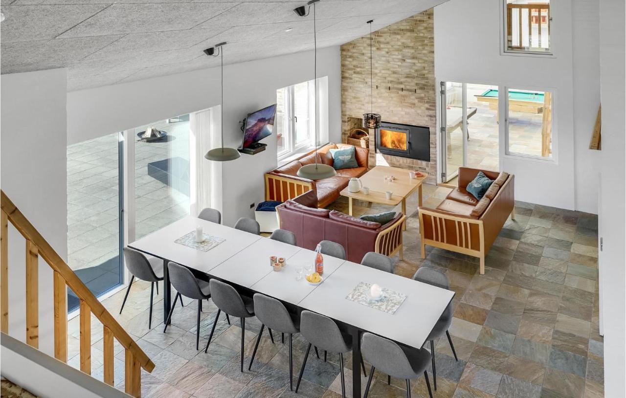 Nice Home In Tarm With Kitchen Exterior foto